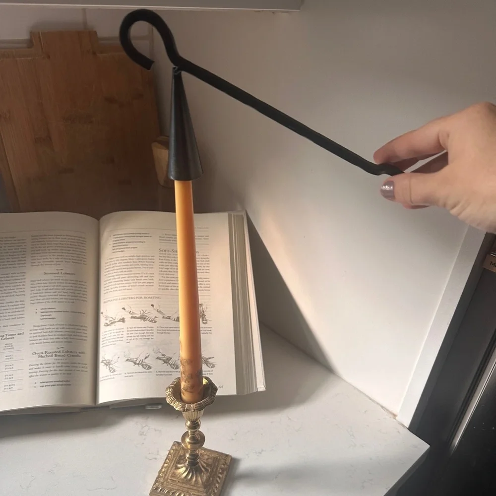 Metal candle snuffer